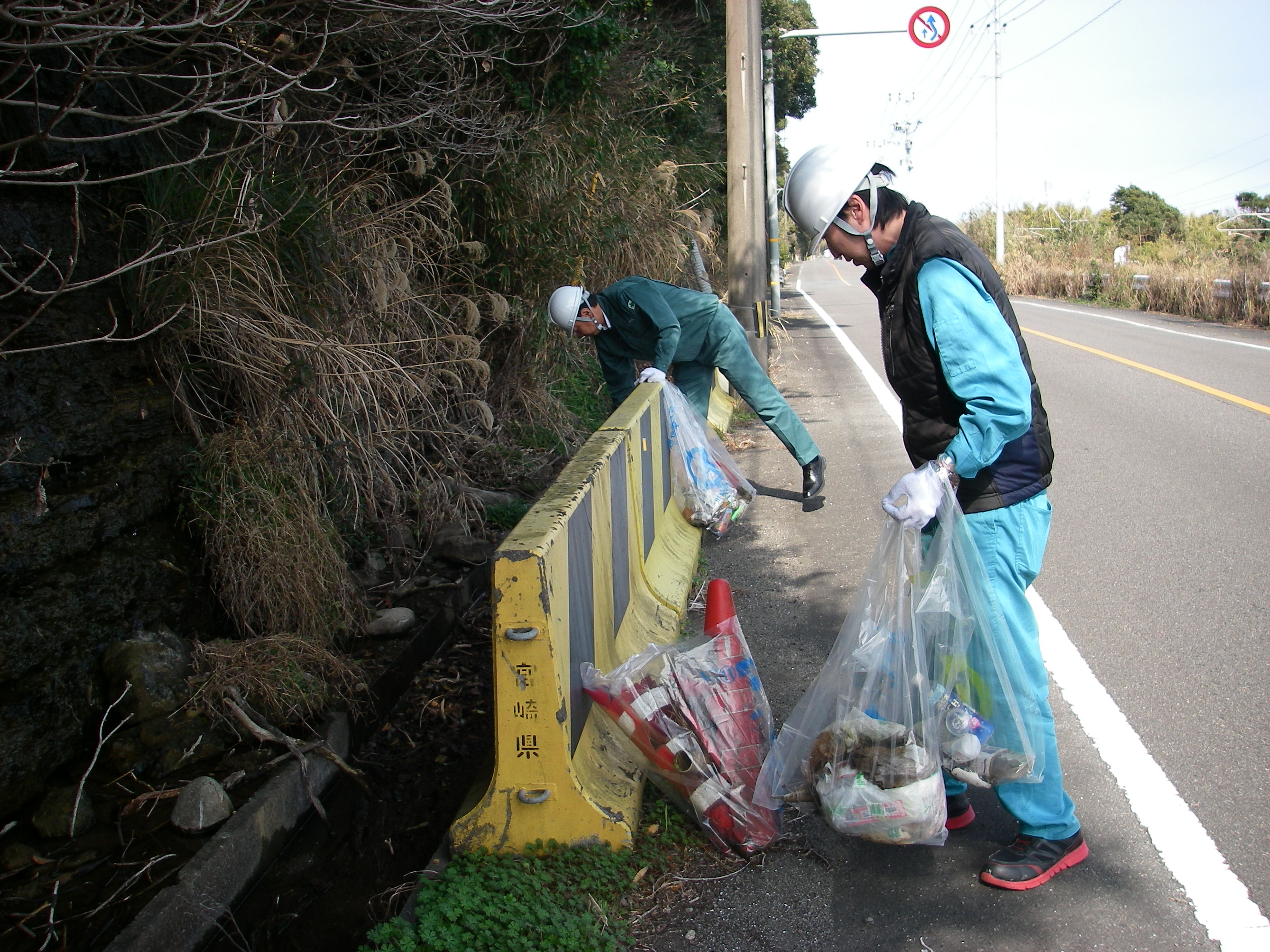 川南町東地域交流会美化活動